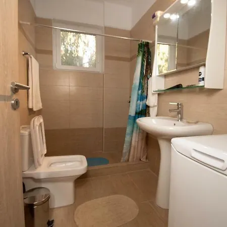 Seaside Apartment-george * Kaloi Limenes